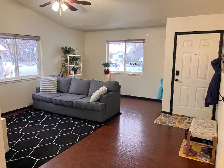 Building Photo - 2451 W 44th St