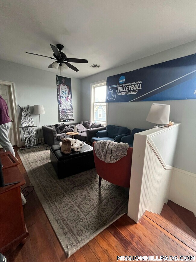 Building Photo - 731 Parker St