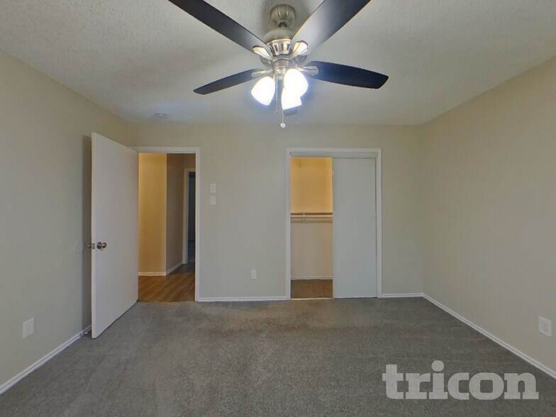 Building Photo - 3910 Lillie St