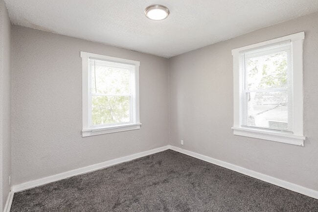 Building Photo - 3943 N 40th St