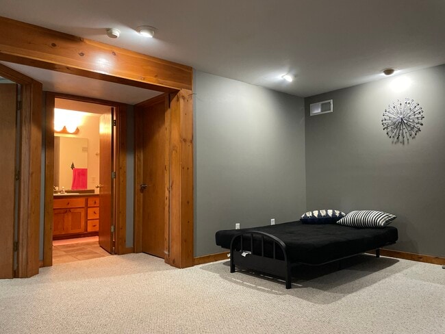 Building Photo - 14 Byars Cir