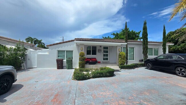 Primary Photo - 265 W 53rd Terrace