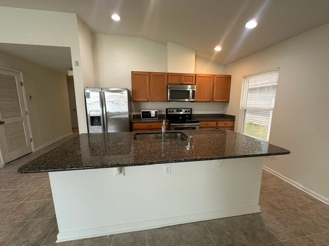 Building Photo - Spacious 4 Bedroom Home With Washer And Dryer Included
