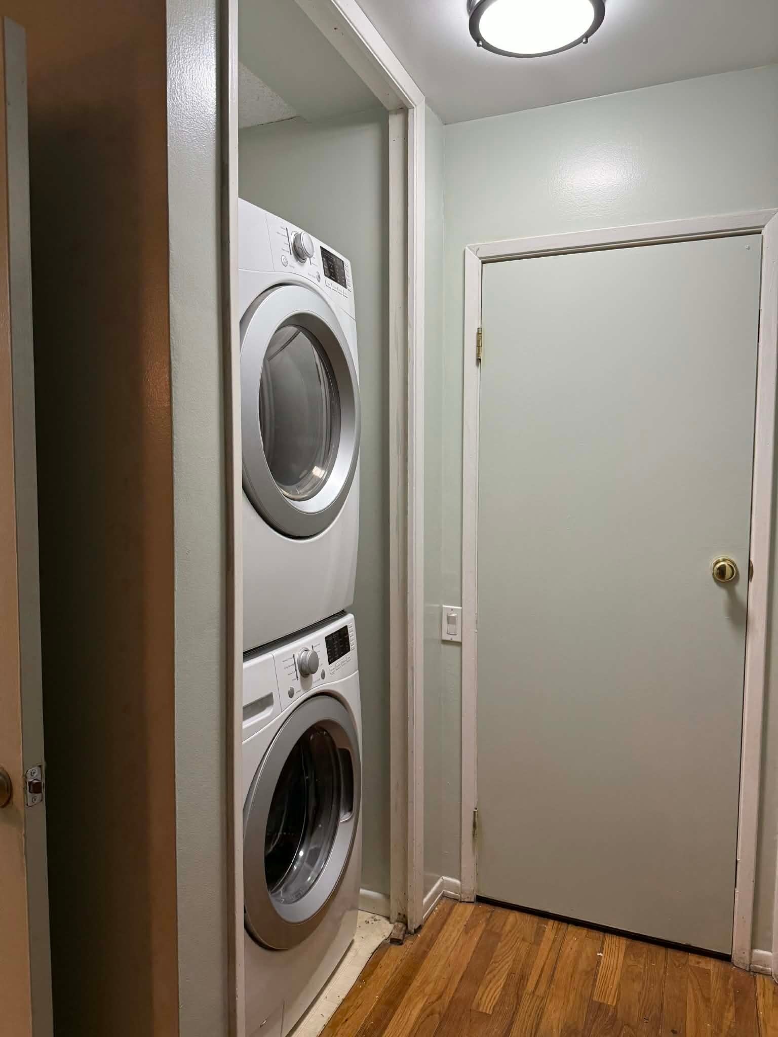 Building Photo - 3200 S Sepulveda Blvd