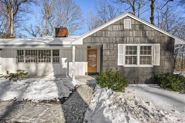 Building Photo - 75 Rivergate Dr