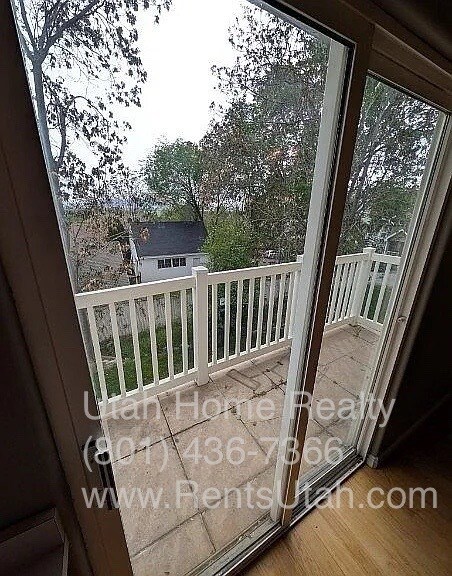 Building Photo - Orem Townhome