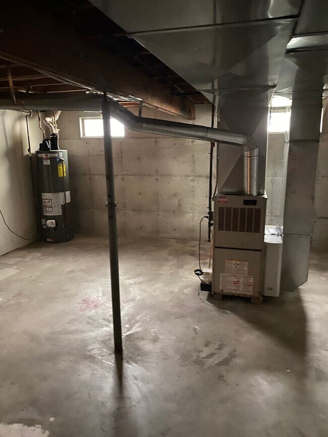 Building Photo - 133 Fifth St