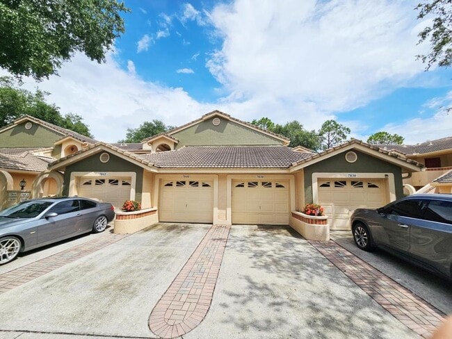 Building Photo - 7838 Sugar Bend Dr