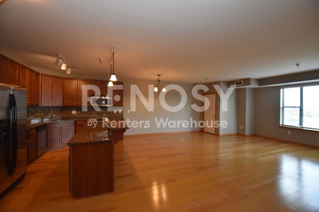 Building Photo - Stunning 1 Bedroom 1 Bathroom in Saint Louis Park!