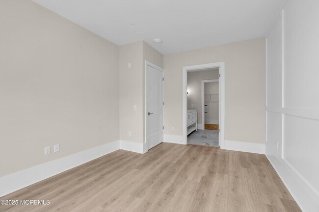 Building Photo - 218 3rd Ave