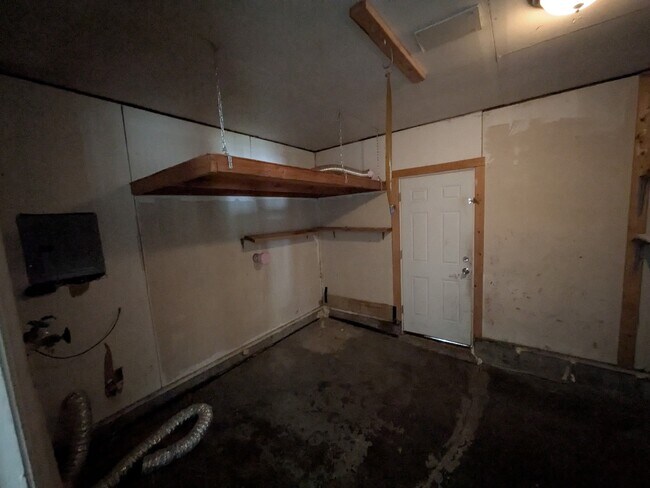 Building Photo - 1412 S Crane St