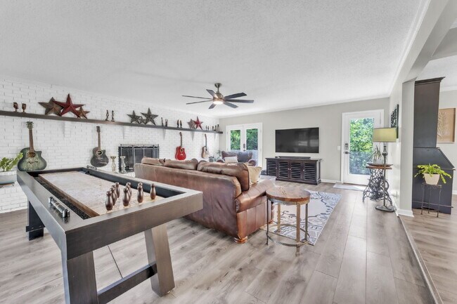 Building Photo - Renovated 3 Bed / 1.5 Bath Home with Open Floor Plan & Two Spacious Living Areas $1,975/mo rent