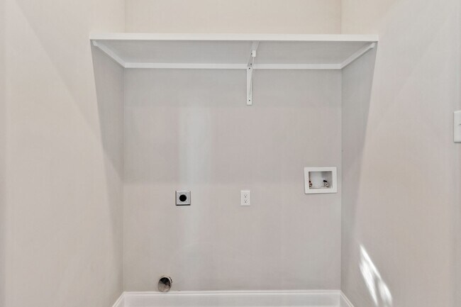 Building Photo - FOR RENT in YOUNGSVILLE!