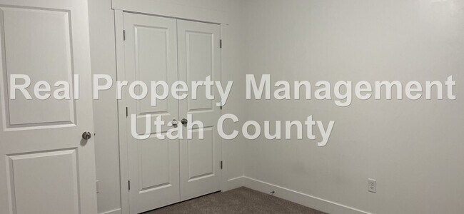 Building Photo - 891 N 1120 E