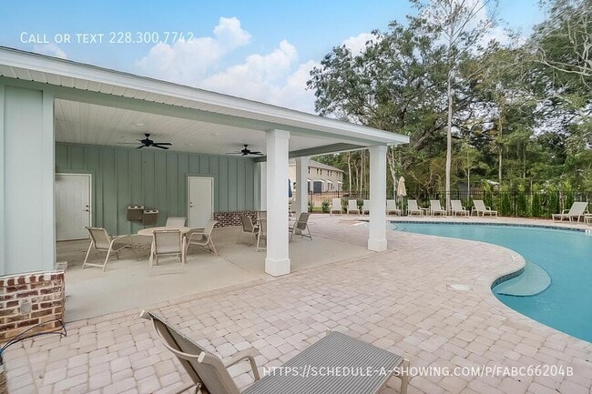 Building Photo - 12277 Sinclair Dr