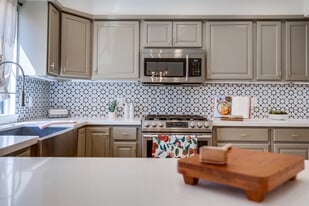 Building Photo - 9120 Telfair Ave