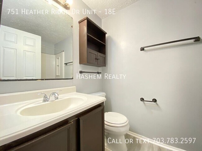 Building Photo - 751 Heather Ridge Dr