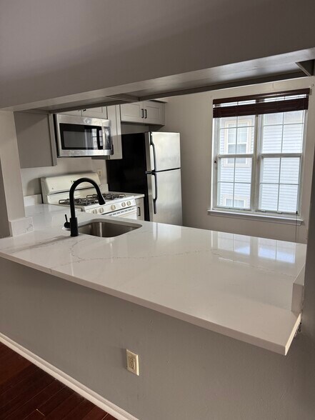 Building Photo - 2704 Tarnbrook Dr