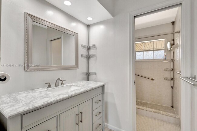 Building Photo - 5540 Tamberlane Cir