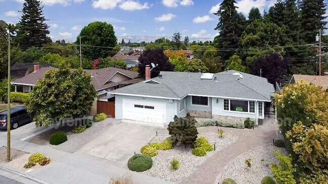 Building Photo - 772 Springwood Dr