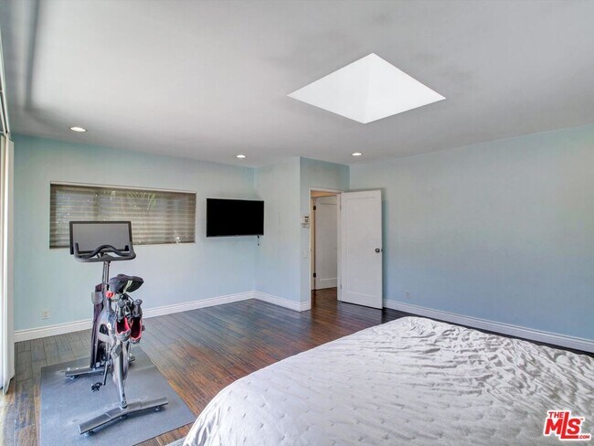 Building Photo - 6763 Radlock Ave