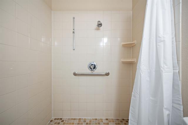 Building Photo - 3817 Yosemite Dr