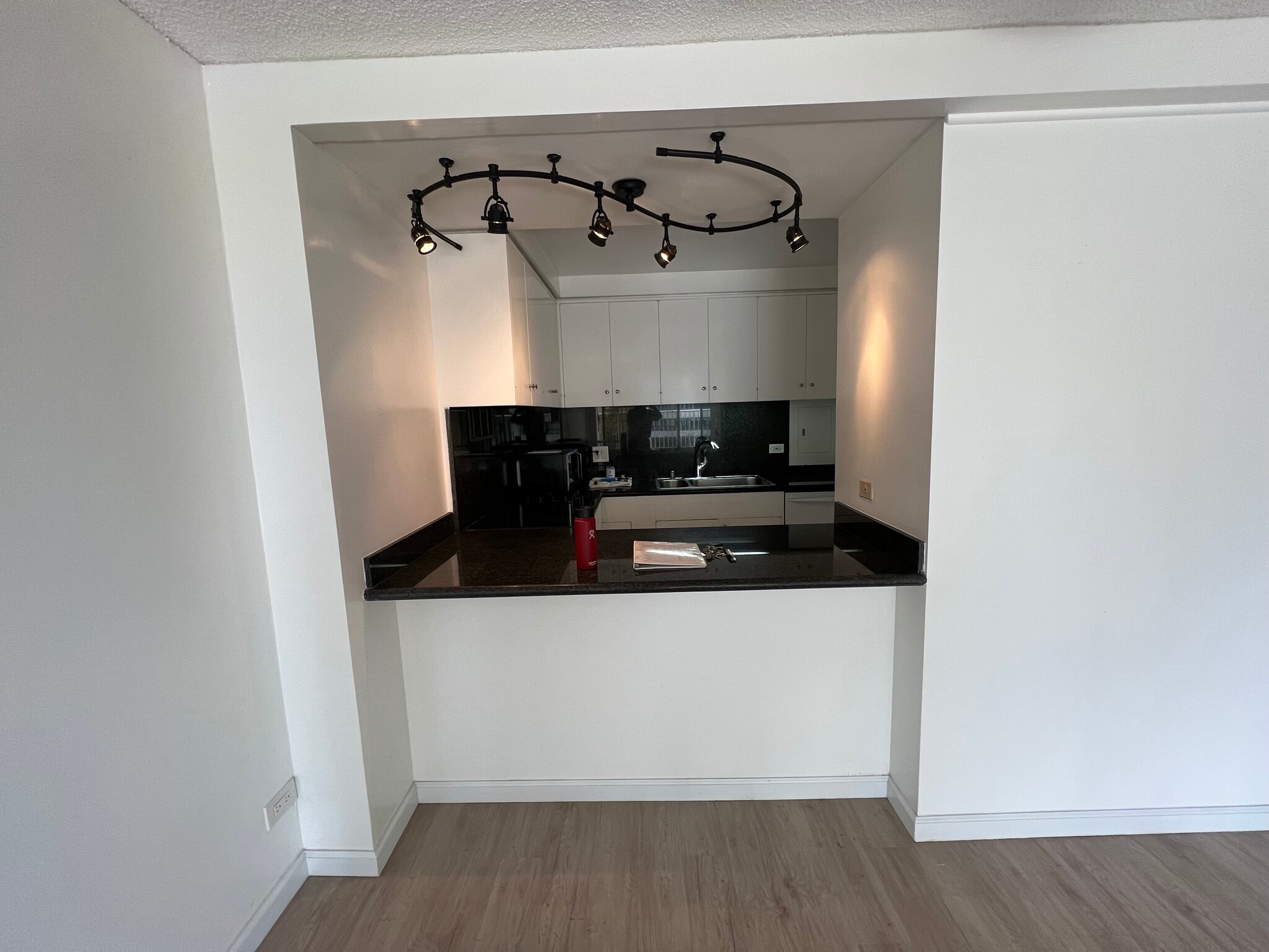 kitchen - 1350 Ala Moana