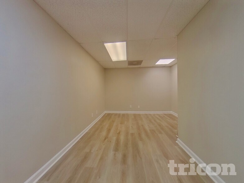 Building Photo - 132 Diamond Ct