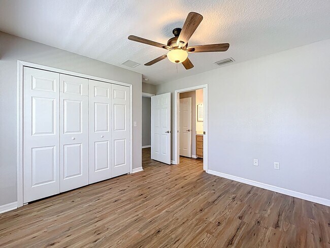 Building Photo - 2 Bedroom, 2 Bath | Lake Community | Dock & Boat Ramp Access