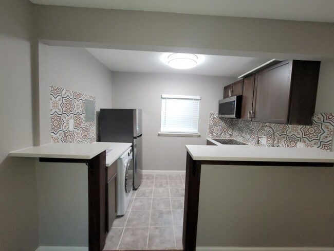 Building Photo - 234 Senisa Dr