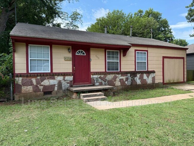 Building Photo - 4220 SE 25th St