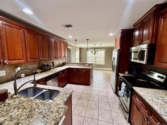 Building Photo - 283 Meadowview Ln