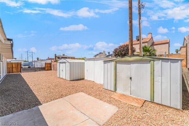 Building Photo - 5402 Tahoe Dr