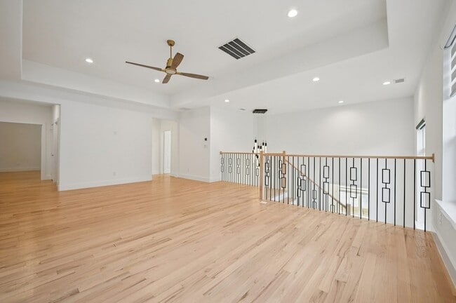 Building Photo - 13868 Dorset Ln