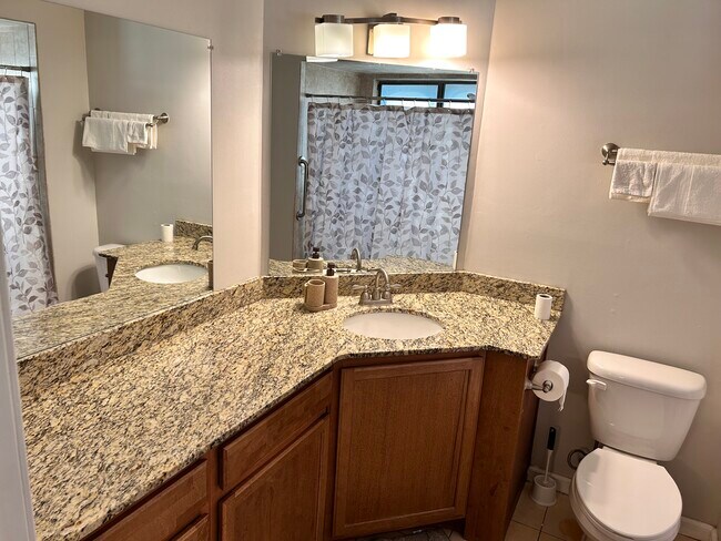 Building Photo - 4294 Tanglewilde Dr S