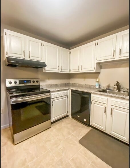 Building Photo - 20 Fairbanks St