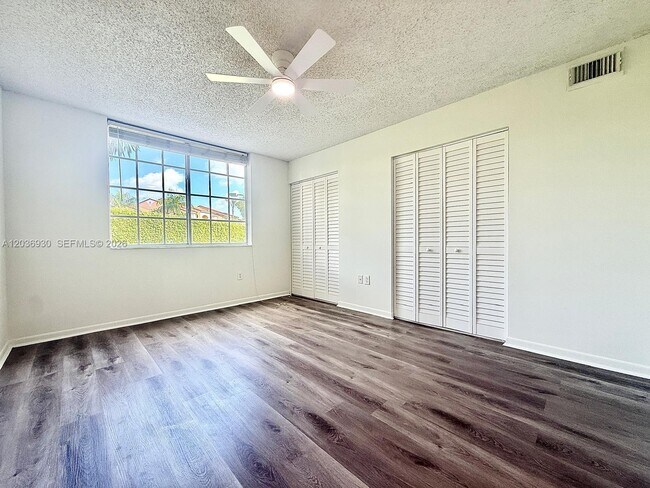 Building Photo - 1743 Village Blvd