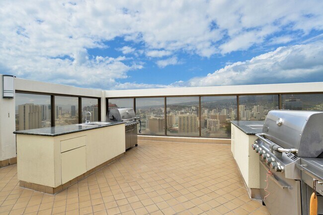 Building Photo - Fully Furnished Unit at Sought after Villa...