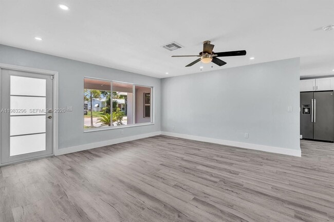 Building Photo - 2920 NE 8th Terrace