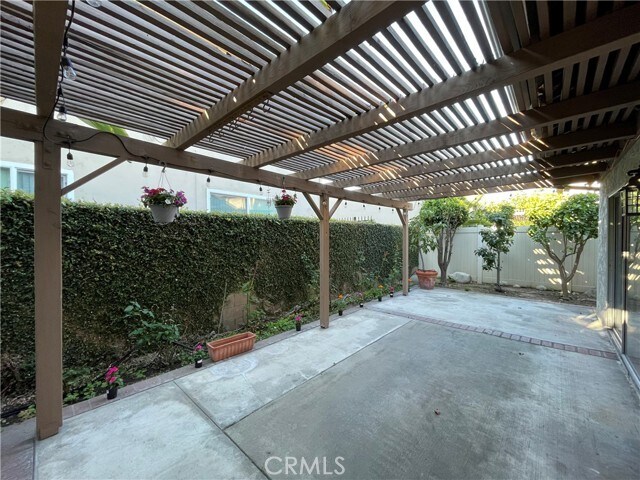 Building Photo - 5315 Village Cir Dr
