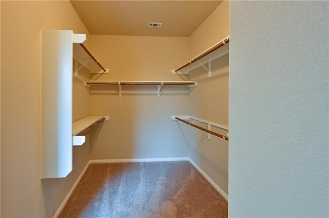 Building Photo - 100 Lake Mineral Wells Dr