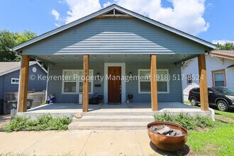 Building Photo - 1324 N Cheyenne Ave
