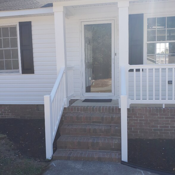 Building Photo - 119 Meadow Wood Dr