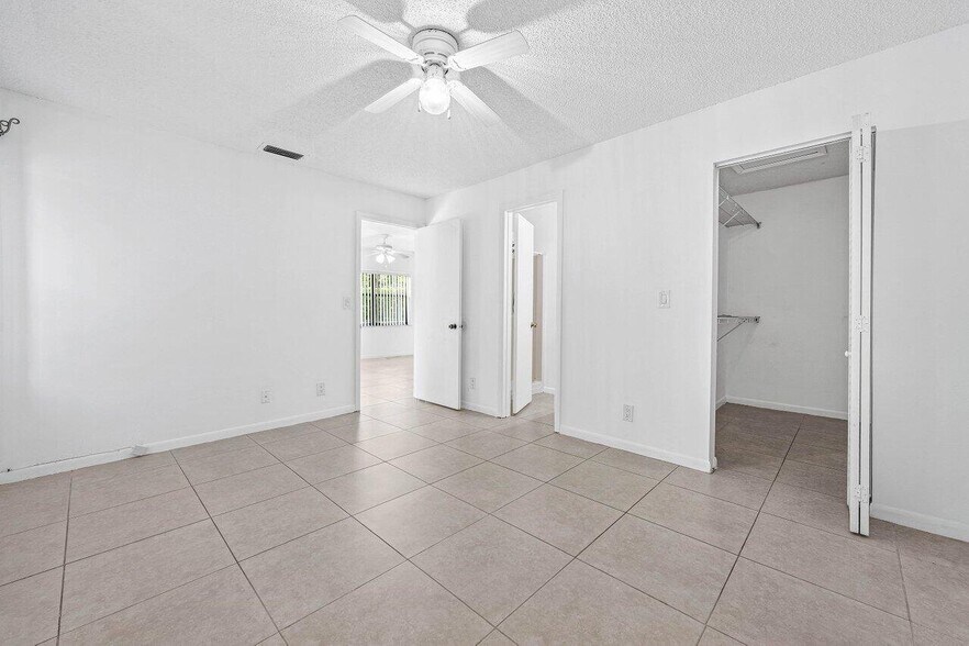 Building Photo - 16422 Straw Way