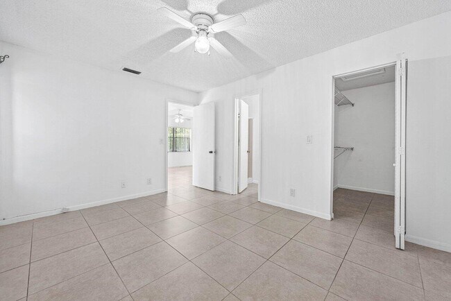 Building Photo - 16422 Straw Way