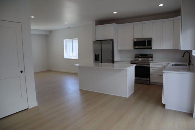 Building Photo - Home Downtown CDA!