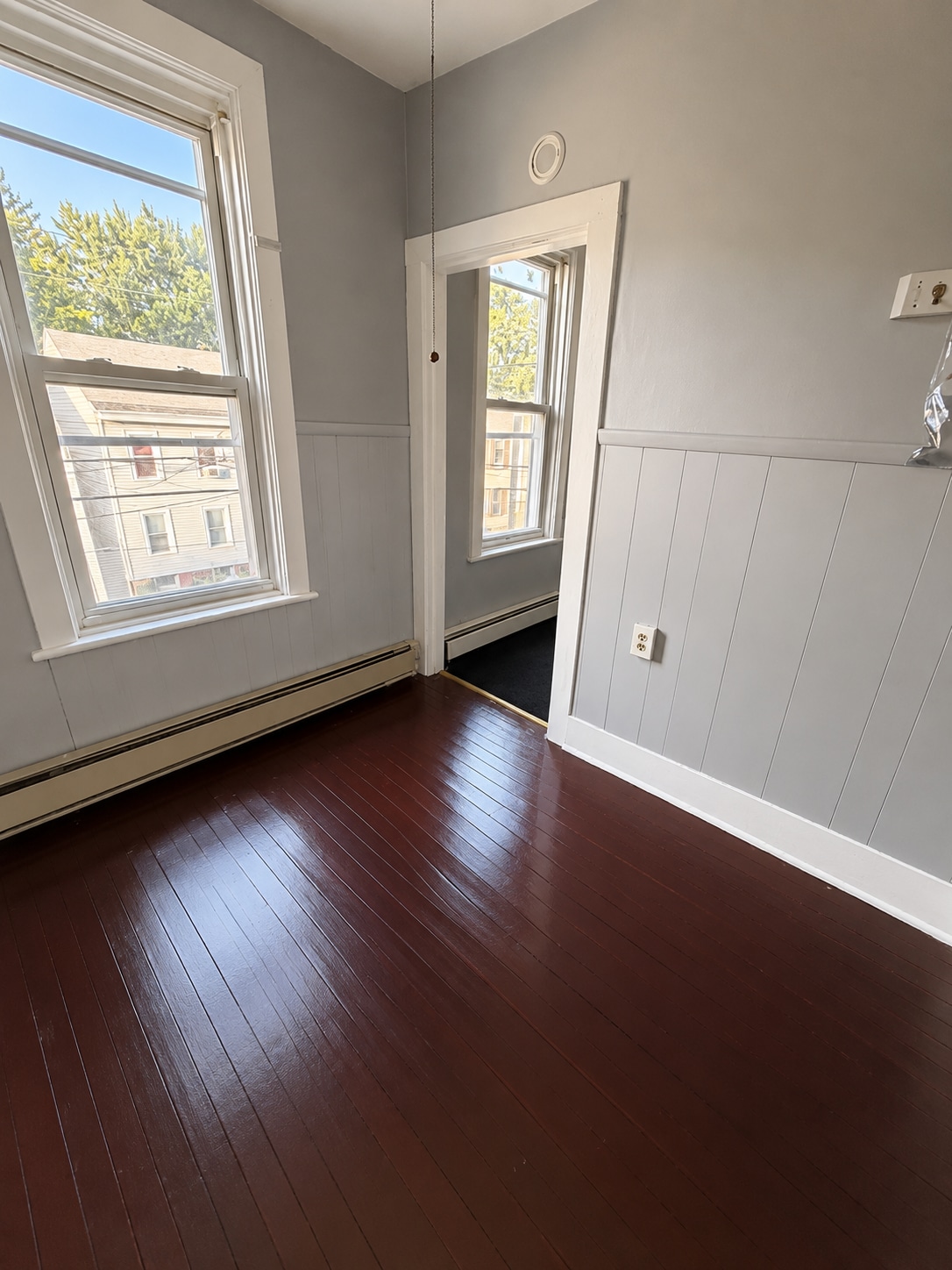Building Photo - 506 3rd St