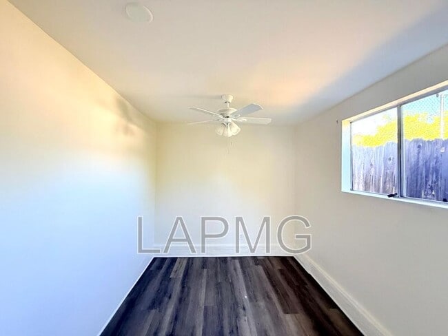 Building Photo - 927 - 929 1/2 Camulos Rd