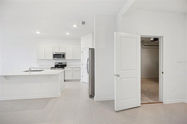 Building Photo - 2979 Maloof Dr