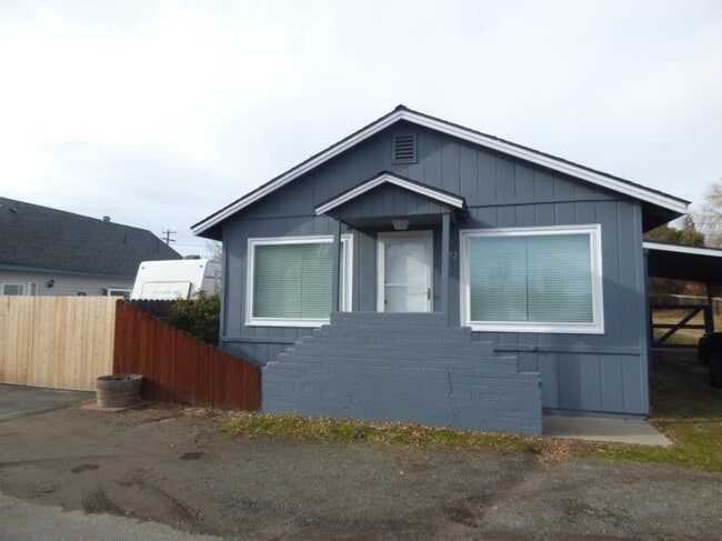 Building Photo - 1 Bedroom/1 Bath